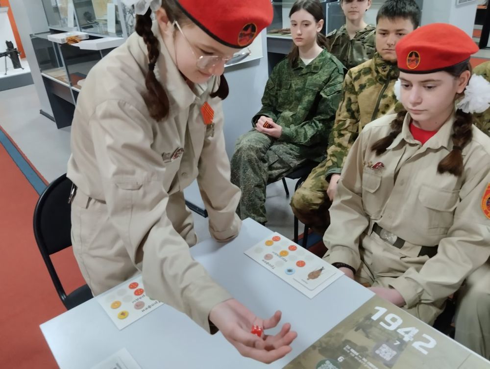 В Снежнянском музее прошел первый этап соревнований «Война. Победа. Память» В Снежнянском музее прошел первый этап соревнований «Война. Победа. Память»