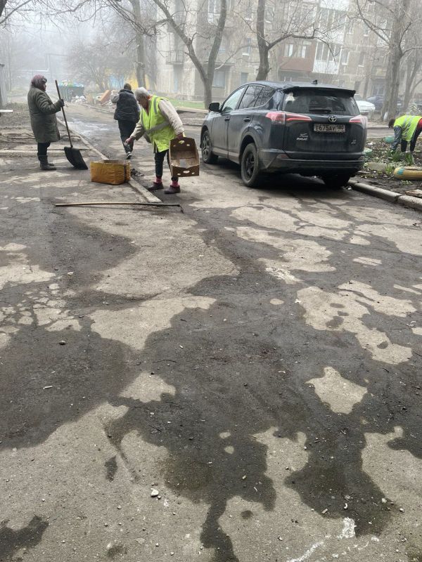 Юрий Будрин: Сегодня, 27.03.2025, в рамках проекта «Городская среда», реализуемого Всероссийской политической партией Единая Россиясотрудники Управления эксплуатации жилого фонда ООО "Текстильщик -2015" приняли участие в... Юрий Будрин: Сегодня, 27.03.2025, в рамках проекта «Городская среда», реализуемого Всероссийской политической партией Единая Россиясотрудники Управления эксплуатации жилого фонда ООО "Текстильщик -2015" приняли участие в...