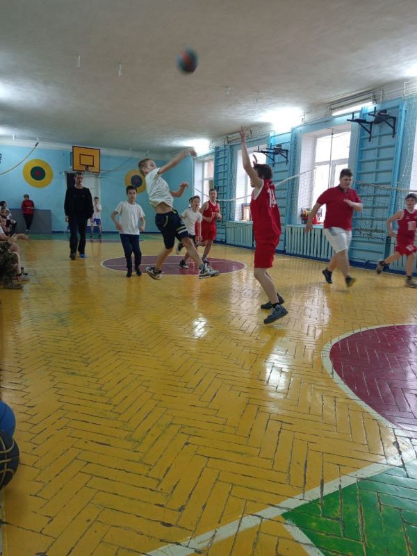 Вчера, 26 марта в спортивном зале ГБОУ «СШ №2 г.о. Харцызск» проходило Открытое Первенство МБУ ДО СШ № 2 г. Харцызска по баскетболу среди мальчиков и девочек 2013 г.р. и младше. Команде нашей школы противостояла команда из... Вчера, 26 марта в спортивном зале ГБОУ «СШ №2 г.о. Харцызск» проходило Открытое Первенство МБУ ДО СШ № 2 г. Харцызска по баскетболу среди мальчиков и девочек 2013 г.р. и младше. Команде нашей школы противостояла команда из...