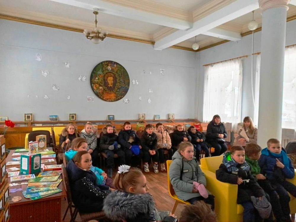 Экскурсия – знакомство. Посвящение первоклассников в читатели Экскурсия – знакомство. Посвящение первоклассников в читатели