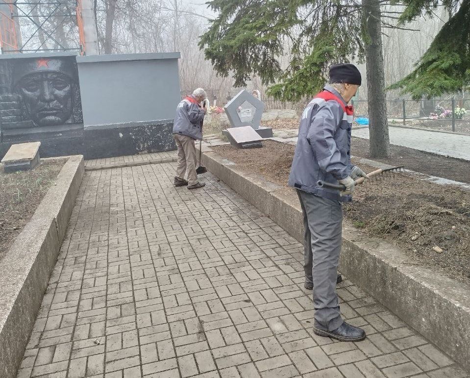 В Кировском внутригородском районе продолжаются работы в рамках двухмесячника по благоустройству В Кировском внутригородском районе продолжаются работы в рамках двухмесячника по благоустройству