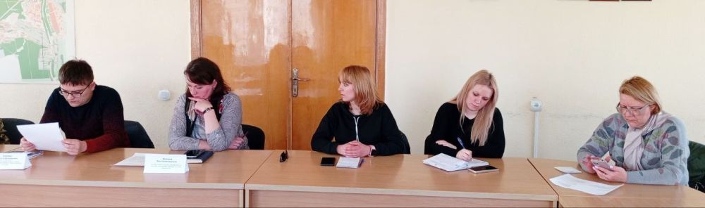 Наталья Бегуненко: 27 марта в Управе Петровского внутригородского района Администрации городского округа Донецк прошло заседание Комиссии по делам несовершеннолетних и защите их прав Наталья Бегуненко: 27 марта в Управе Петровского внутригородского района Администрации городского округа Донецк прошло заседание Комиссии по делам несовершеннолетних и защите их прав
