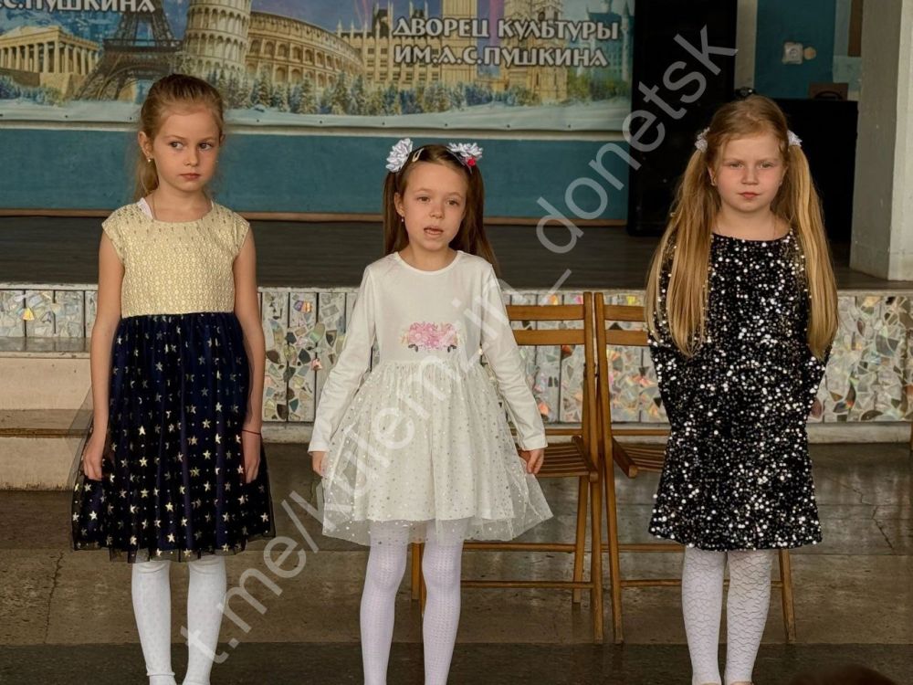 Сегодня в театральных коллективах «Сорванцы» и «Отражение» Дворца культуры имени А. С. Пушкина прошел «квартирник», посвященный Международному дню театра Сегодня в театральных коллективах «Сорванцы» и «Отражение» Дворца культуры имени А. С. Пушкина прошел «квартирник», посвященный Международному дню театра