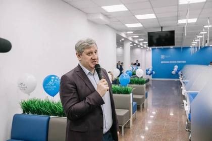 Крепкий хозяйственник и профессионал своего дела: что известно о назначенном и. о. Председателя Правительства ДНР Андрее Черткове Крепкий хозяйственник и профессионал своего дела: что известно о назначенном и. о. Председателя Правительства ДНР Андрее Черткове