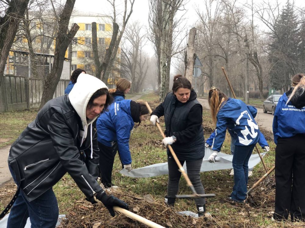 Елена Синецкая: Сегодня, 27 марта, в рамках проекта «Городская среда», реализуемого Всероссийской Политической Партией «Единая Россия», сотрудники Управы Калининского внутригородского района Администрации городского округа... Елена Синецкая: Сегодня, 27 марта, в рамках проекта «Городская среда», реализуемого Всероссийской Политической Партией «Единая Россия», сотрудники Управы Калининского внутригородского района Администрации городского округа...