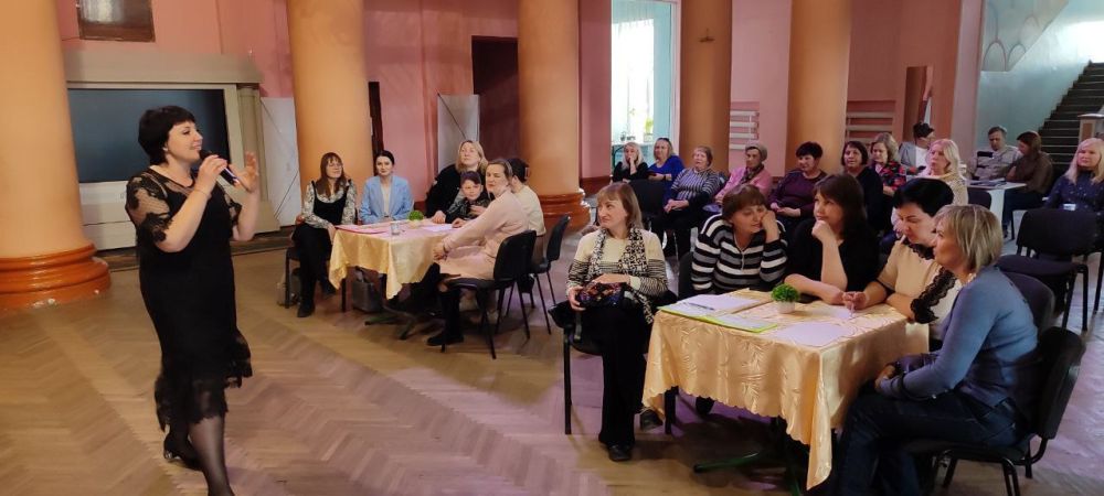 Обо всём понемногу. В пятницу, 21 марта 2025 года, на базе Дворца культуры им. В. Маяковского г.о. Торез прошла развлекательная викторина для жителей города «Обо всём понемногу», в которой приняли участие активистки Союза... Обо всём понемногу. В пятницу, 21 марта 2025 года, на базе Дворца культуры им. В. Маяковского г.о. Торез прошла развлекательная викторина для жителей города «Обо всём понемногу», в которой приняли участие активистки Союза...