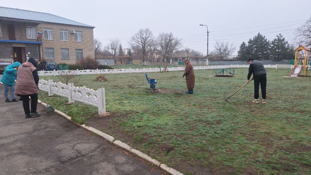 Сегодня по партийному проекту «Городская среда», в рамках двухмесячника по благоустройству населенных пунктов Донецкой Народной Республики, в Старобешевском муниципальном округе прошел День чистоты Сегодня по партийному проекту «Городская среда», в рамках двухмесячника по благоустройству населенных пунктов Донецкой Народной Республики, в Старобешевском муниципальном округе прошел День чистоты