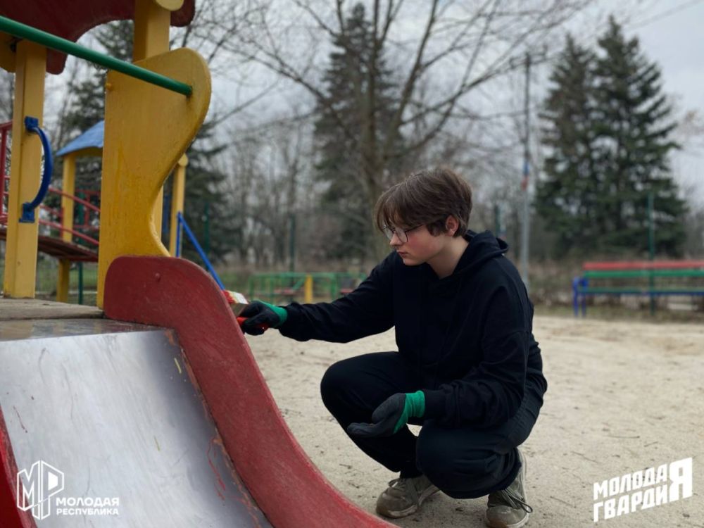 Старобешевский штаб Молодёжки преображает парк Старобешевский штаб Молодёжки преображает парк