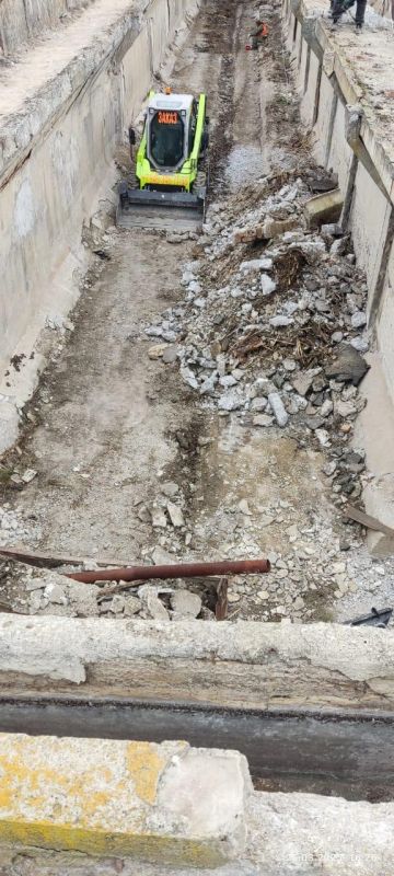 Нижегородские специалисты приступили к ремонту на объекте канализационной-очистной станции в Харцызске Нижегородские специалисты приступили к ремонту на объекте канализационной-очистной станции в Харцызске