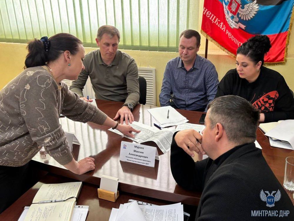 В Шахтерске обсудили вопросы ремонта и благоустройства дорожной инфраструктуры округа В Шахтерске обсудили вопросы ремонта и благоустройства дорожной инфраструктуры округа