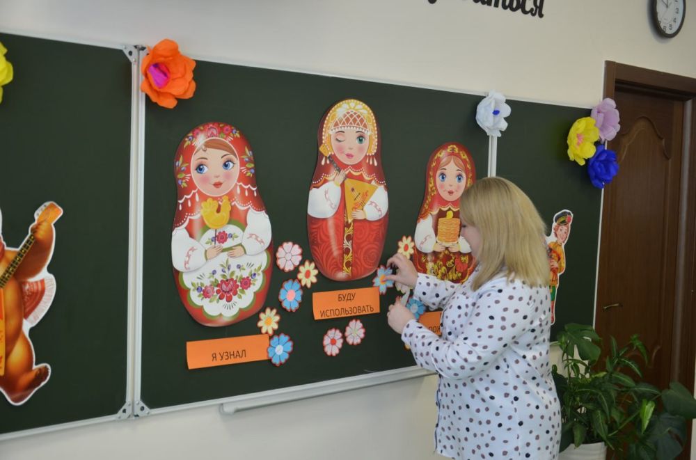 В Снежном прошла ярмарка педагогических инноваций В Снежном прошла ярмарка педагогических инноваций