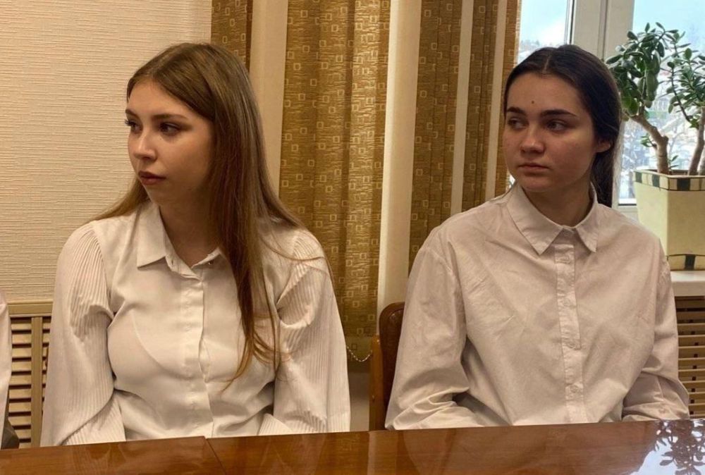Активисты «Движения Первых» Докучаевска встретились с главой Алдана в Якутии Активисты «Движения Первых» Докучаевска встретились с главой Алдана в Якутии