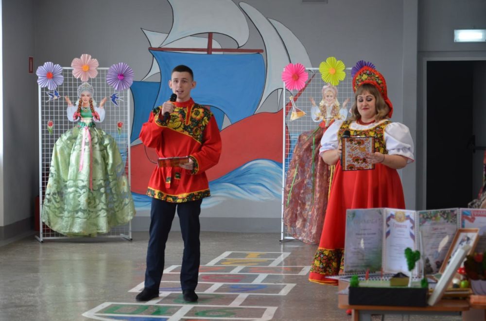 В Снежном прошла ярмарка педагогических инноваций В Снежном прошла ярмарка педагогических инноваций