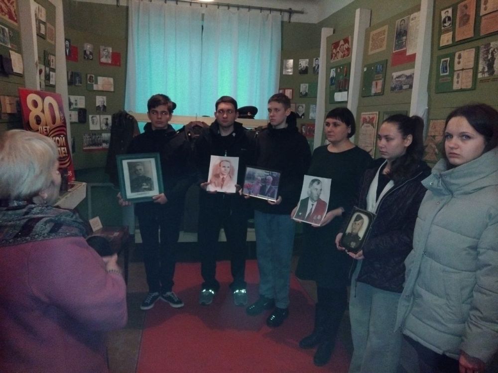 27.03.2025 года в МБУ "Прохоровский СДК" В День войск национальной гвардии России прошёл патриотический час на котором дети ознакомились с родами войск Российской Армии 27.03.2025 года в МБУ "Прохоровский СДК" В День войск национальной гвардии России прошёл патриотический час на котором дети ознакомились с родами войск Российской Армии