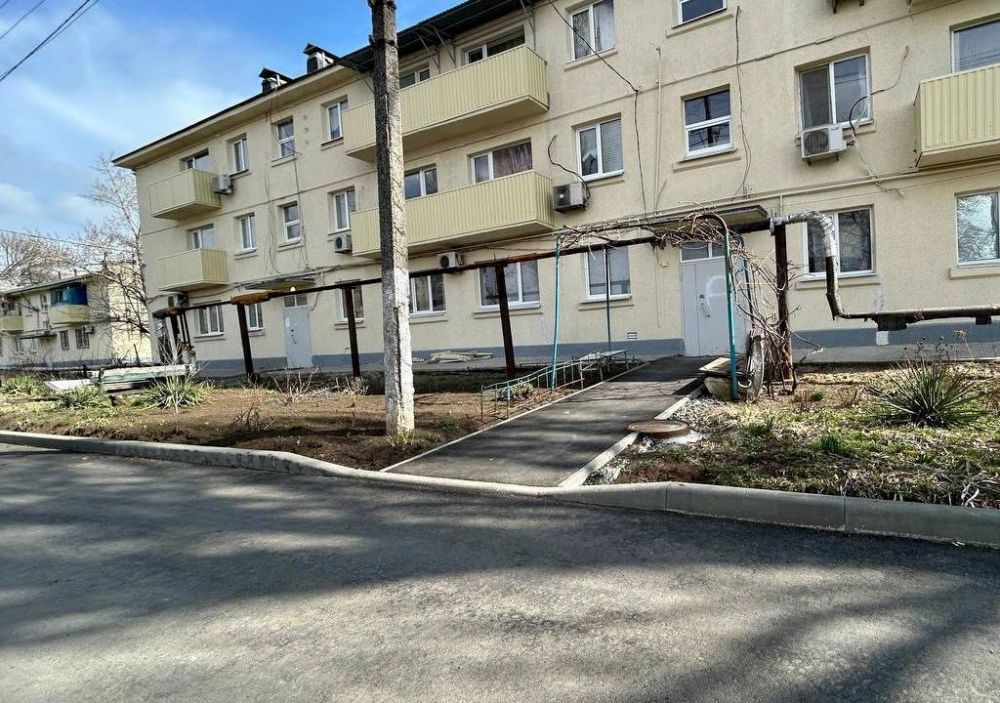 Благоустройство придомовых территорий в Мариуполе Благоустройство придомовых территорий в Мариуполе