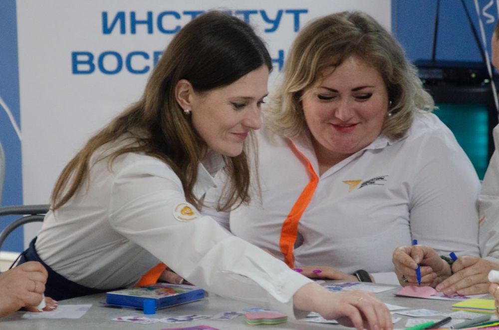 Лучшие из лучших. Подведены итоги Республиканского конкурса «Педагог года Донецкой Народной Республики» в номинации «Советник директора по воспитанию и взаимодействию с детскими общественными объединениями» Лучшие из лучших. Подведены итоги Республиканского конкурса «Педагог года Донецкой Народной Республики» в номинации «Советник директора по воспитанию и взаимодействию с детскими общественными объединениями»
