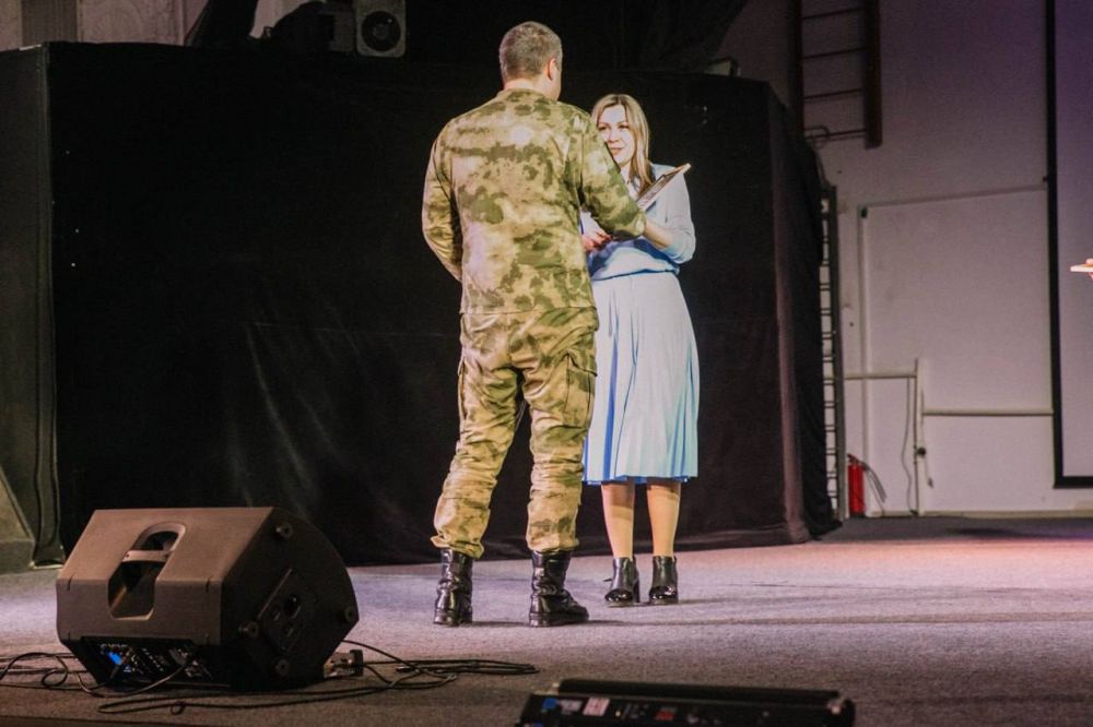 В Мариуполе военнослужащих и ветеранов Росгвардии поздравили с профессиональным праздником - Днем войск национальной гвардии России В Мариуполе военнослужащих и ветеранов Росгвардии поздравили с профессиональным праздником - Днем войск национальной гвардии России