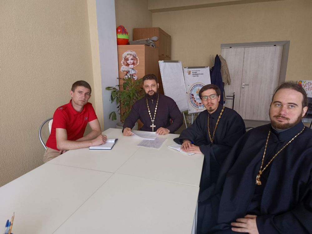 Растим молодежь в русских православных традициях! Растим молодежь в русских православных традициях!