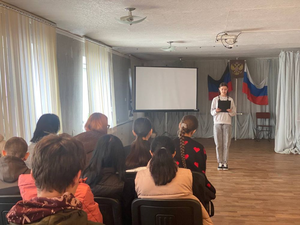 Акция «Час Земли». В Енакиевском техникуме сферы услуг прошла акция «Час Земли», которая собрала студентов для обсуждения важности охраны окружающей среды Акция «Час Земли». В Енакиевском техникуме сферы услуг прошла акция «Час Земли», которая собрала студентов для обсуждения важности охраны окружающей среды