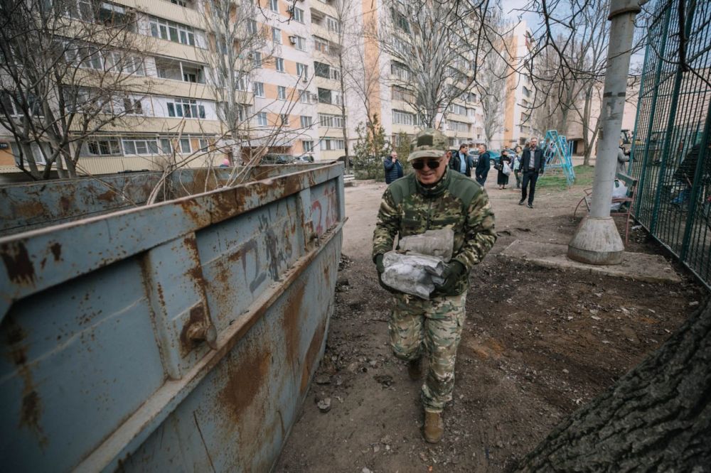 Олег Моргун: Несколько слов по итогам общегородского субботника, который провели сегодня во всех внутригородских районах и терсекторах округа Олег Моргун: Несколько слов по итогам общегородского субботника, который провели сегодня во всех внутригородских районах и терсекторах округа