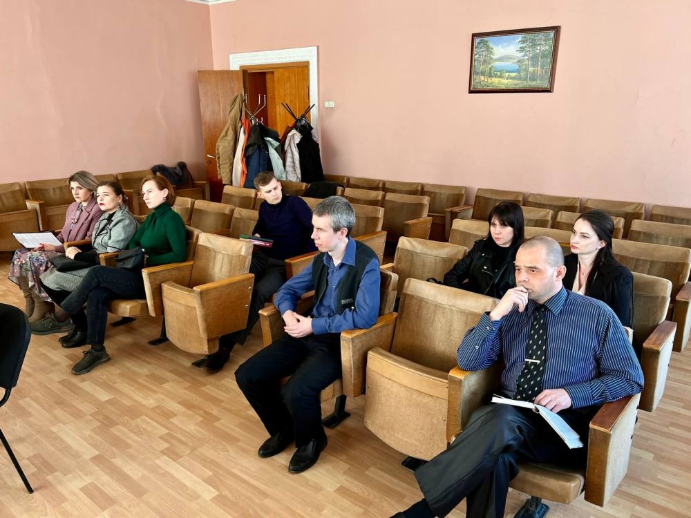 Татьяна Копылова: В Управе Ворошиловского района состоялось заседание комиссии по делам несовершеннолетних и защите их прав Татьяна Копылова: В Управе Ворошиловского района состоялось заседание комиссии по делам несовершеннолетних и защите их прав