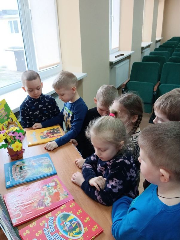 В Ждановке прошел праздник «Книжкины именины» В Ждановке прошел праздник «Книжкины именины»