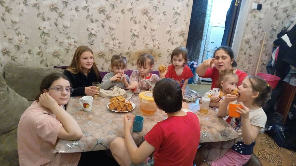 "- Чего я в жизни жду? Я жду ребенка..." "- Чего я в жизни жду? Я жду ребенка..."