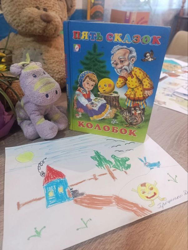 В рамках Недели детской и юношеской книги «Весь мир большой от «А» до «Я» откроет книжная страна!» при поддержке Совета женщин Шахтерска и волонтерского центра «Покров» г. Волгограда, активистом женского движения, работником... В рамках Недели детской и юношеской книги «Весь мир большой от «А» до «Я» откроет книжная страна!» при поддержке Совета женщин Шахтерска и волонтерского центра «Покров» г. Волгограда, активистом женского движения, работником...