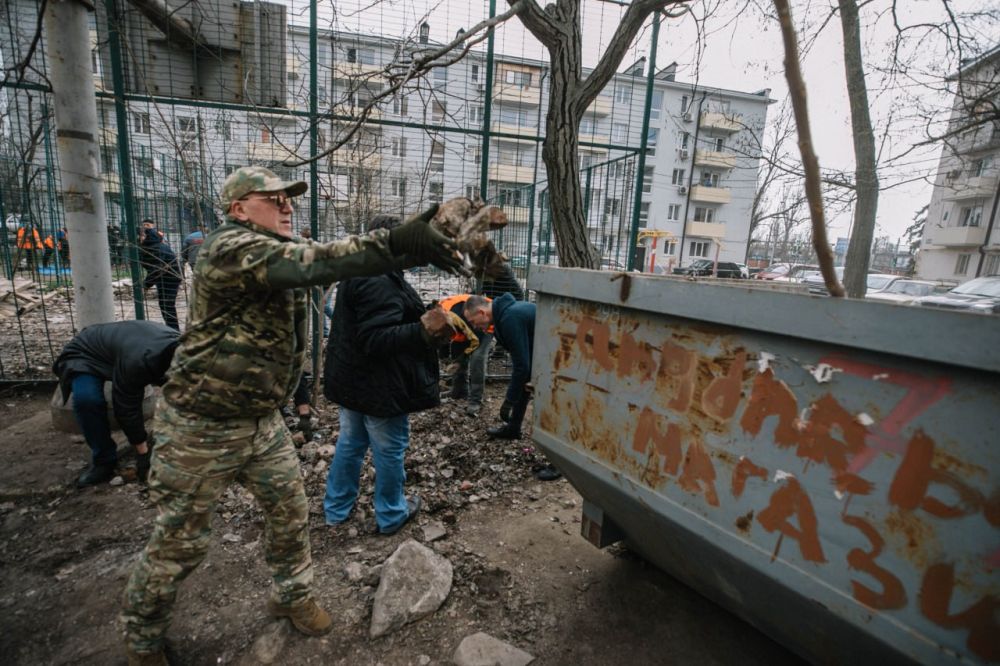Олег Моргун: Несколько слов по итогам общегородского субботника, который провели сегодня во всех внутригородских районах и терсекторах округа Олег Моргун: Несколько слов по итогам общегородского субботника, который провели сегодня во всех внутригородских районах и терсекторах округа