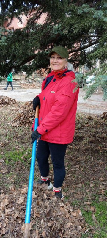 Виктория Жукова: Сегодня к субботнику в поселке Горное вышли активные жительницы! Огромное спасибо Вам за Ваш труд Виктория Жукова: Сегодня к субботнику в поселке Горное вышли активные жительницы! Огромное спасибо Вам за Ваш труд