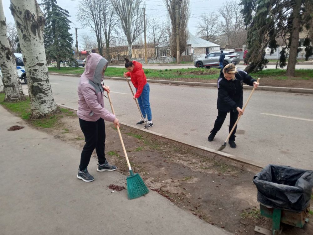 Наталья Великодная: Третью субботу подряд в нашем округе проходит субботник по благоустройству закрепленных территорий Наталья Великодная: Третью субботу подряд в нашем округе проходит субботник по благоустройству закрепленных территорий