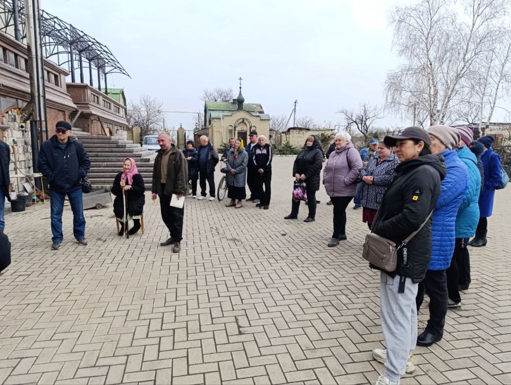 Глава Волновахского муниципального округа, Константин Зинченко встретился с жителями села Никольское на территории Свято-Успенского Николо-Васильевского монастыря Глава Волновахского муниципального округа, Константин Зинченко встретился с жителями села Никольское на территории Свято-Успенского Николо-Васильевского монастыря