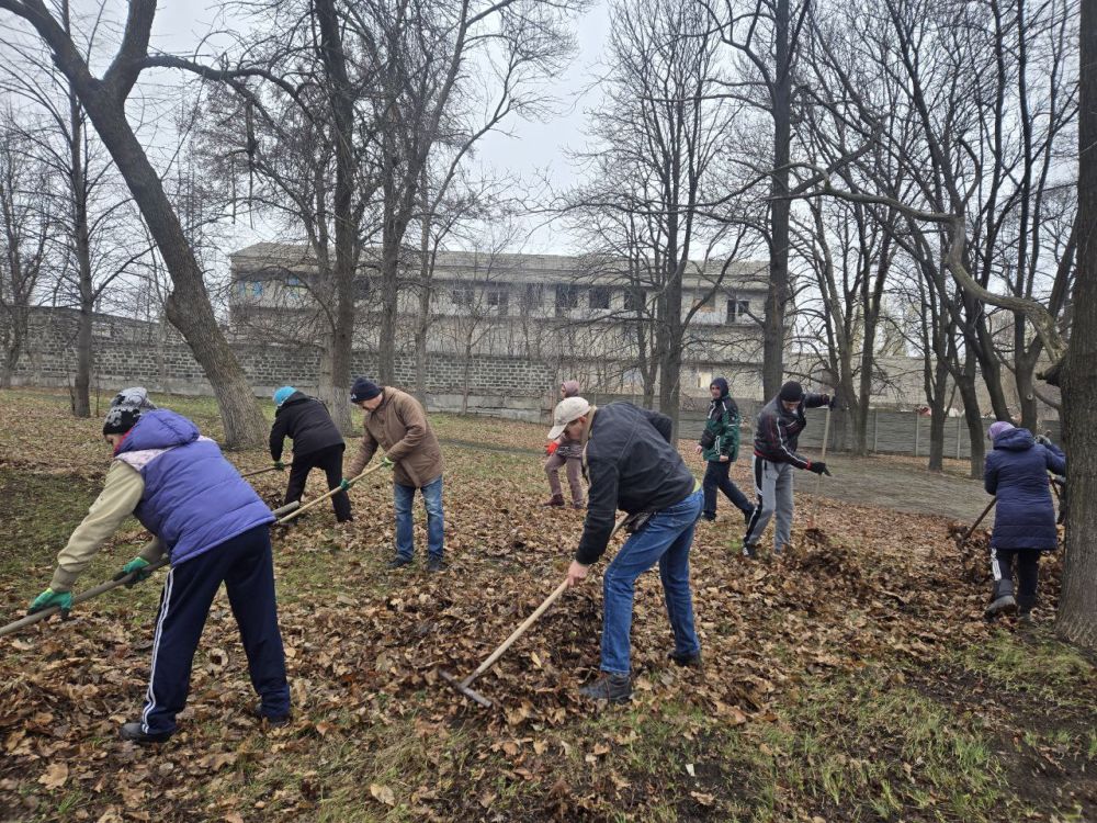 Сергей Желновач: Сегодня, 29 марта, жители городского округа Дебальцево принимают участие в общегородском субботнике Сергей Желновач: Сегодня, 29 марта, жители городского округа Дебальцево принимают участие в общегородском субботнике