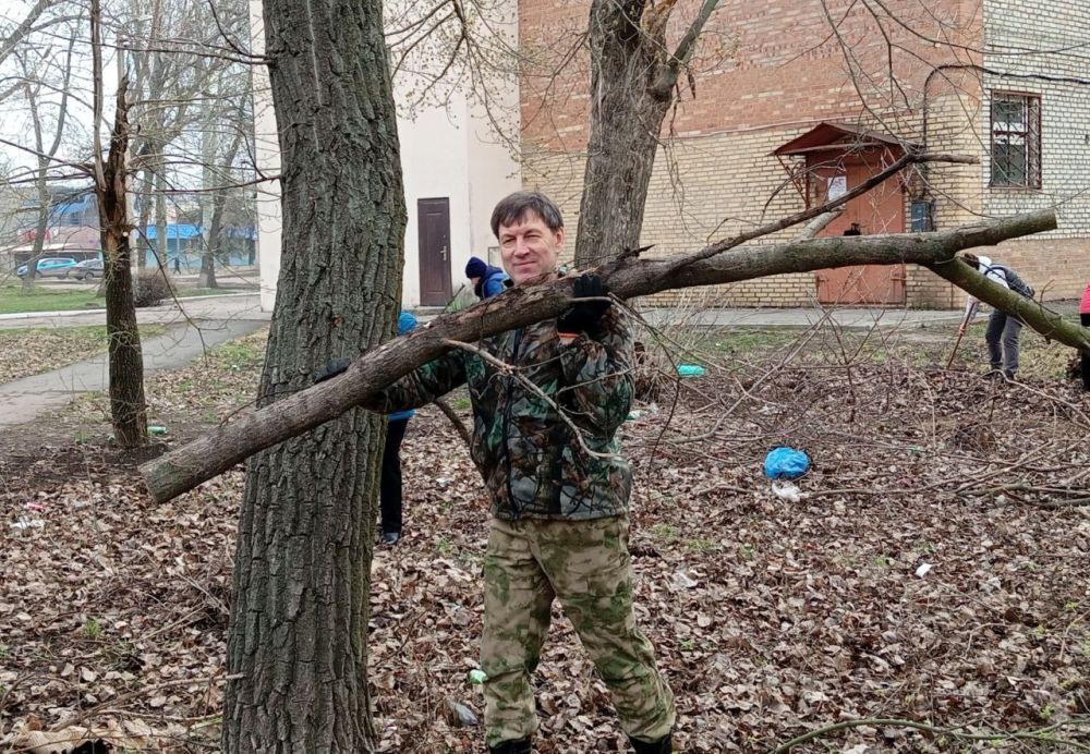 Наталья Бегуненко: Субботник Управы Петровского внутригородского района Администрации городского округа Донецк Наталья Бегуненко: Субботник Управы Петровского внутригородского района Администрации городского округа Донецк