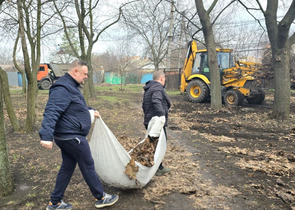 Иван Адамец: Сегодня сотрудники Управы Куйбышевского внутригородского района совместно с депутатом Донецкого городского совета Сергеем Остапенко и специалистами отдела опеки и попечительства №6 Администрации городского... Иван Адамец: Сегодня сотрудники Управы Куйбышевского внутригородского района совместно с депутатом Донецкого городского совета Сергеем Остапенко и специалистами отдела опеки и попечительства №6 Администрации городского...