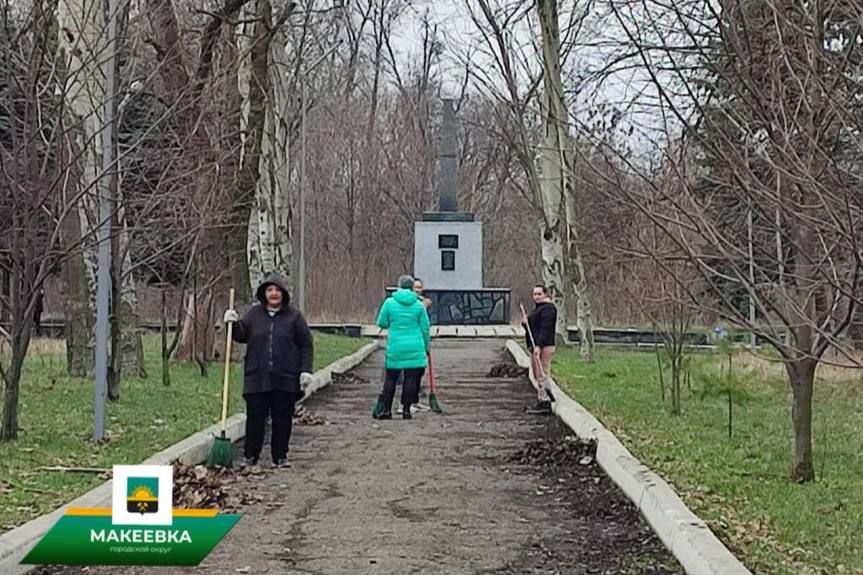 В Советском внутригородском районе состоялся общегородской субботник В Советском внутригородском районе состоялся общегородской субботник