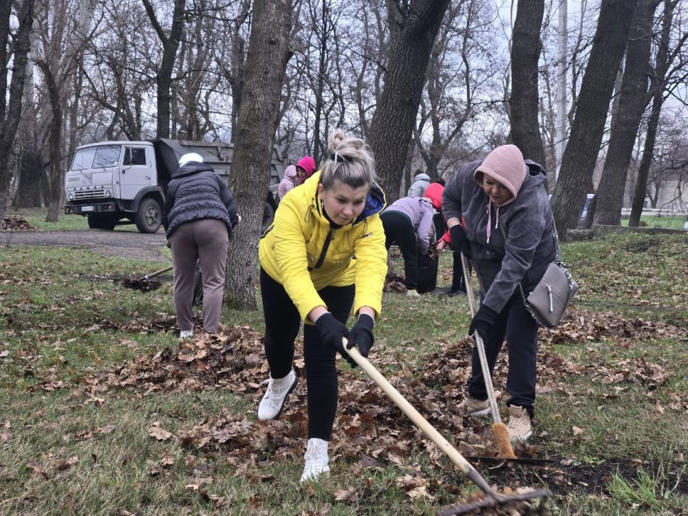 Сергей Желновач: Сегодня, 29 марта, жители городского округа Дебальцево принимают участие в общегородском субботнике Сергей Желновач: Сегодня, 29 марта, жители городского округа Дебальцево принимают участие в общегородском субботнике