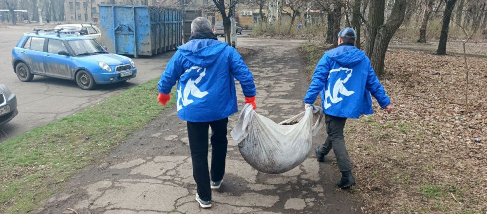 Юрий Будрин: Сегодня, 29 марта 2025 года, руководитель Управы Кировского внутригородского района Администрации городского округа Донецк ДНР Алексей Дмитрюк, совместно с депутатом Донецкого Городского Совета ДНР Михаилом... Юрий Будрин: Сегодня, 29 марта 2025 года, руководитель Управы Кировского внутригородского района Администрации городского округа Донецк ДНР Алексей Дмитрюк, совместно с депутатом Донецкого Городского Совета ДНР Михаилом...