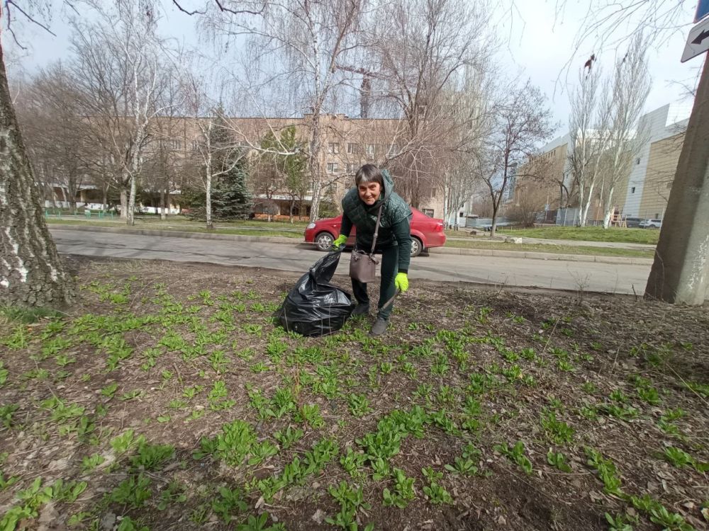 Елена Синецкая: Сегодня, 29 марта, сотрудники Управы Калининского внутригородского района Администрации городского округа Донецк внесли свой неоценимый вклад в улучшение нашего общего пространства, приняв участие в... Елена Синецкая: Сегодня, 29 марта, сотрудники Управы Калининского внутригородского района Администрации городского округа Донецк внесли свой неоценимый вклад в улучшение нашего общего пространства, приняв участие в...