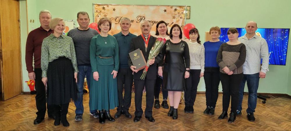 29 марта 2025 года председатель Волновахского муниципального совета Донецкой Народной Республики первого созыва Арсоев Таймураз Павлович совместно с заместителем председателя Волновахского муниципального совета Донецкой... 29 марта 2025 года председатель Волновахского муниципального совета Донецкой Народной Республики первого созыва Арсоев Таймураз Павлович совместно с заместителем председателя Волновахского муниципального совета Донецкой...