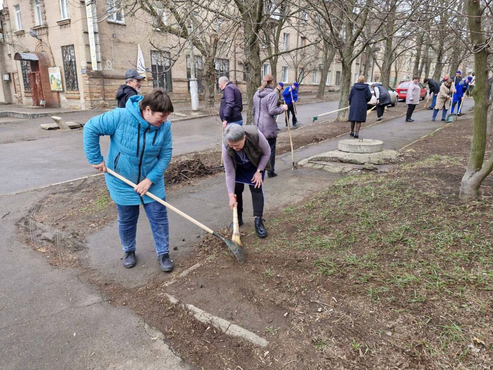 Сегодня коллектив училища олимпийского резерва присоединился к мероприятиям экологического десанта в городе Сегодня коллектив училища олимпийского резерва присоединился к мероприятиям экологического десанта в городе