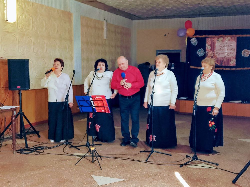 28 марта МБУ "Рыбинский СДК" совместно с Рыбинской библиотекой провели праздничный концерт, посвящённый Дню работника культуры – особому дню для всех, кто дарит людям радость творчества, бережно хранит традиции и... 28 марта МБУ "Рыбинский СДК" совместно с Рыбинской библиотекой провели праздничный концерт, посвящённый Дню работника культуры – особому дню для всех, кто дарит людям радость творчества, бережно хранит традиции и...
