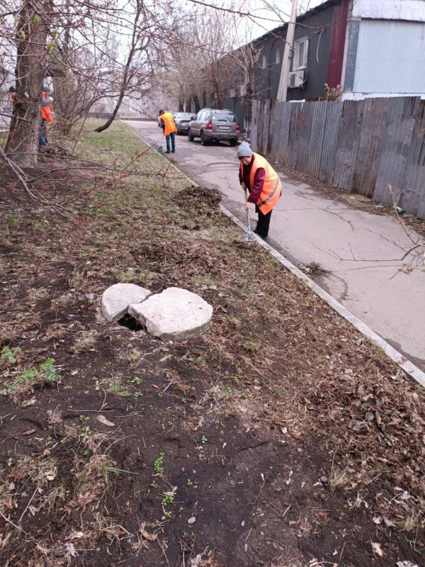 В Ленинском районе г. Донецка активно проходят субботники В Ленинском районе г. Донецка активно проходят субботники