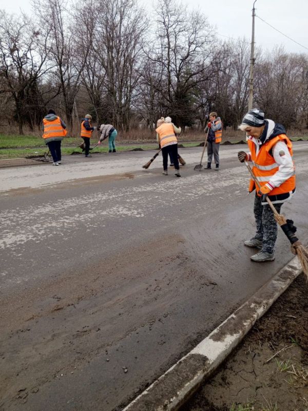Муниципальные унитарные предприятия приняли участие в общегородском субботнике Муниципальные унитарные предприятия приняли участие в общегородском субботнике
