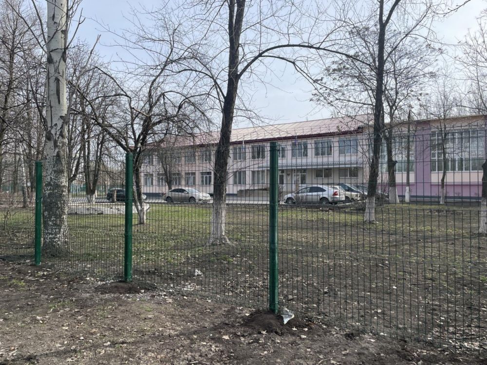 Александр Шатов: Строительство ограждения шахтерской школы завершено по заказу Сахалинской области Александр Шатов: Строительство ограждения шахтерской школы завершено по заказу Сахалинской области