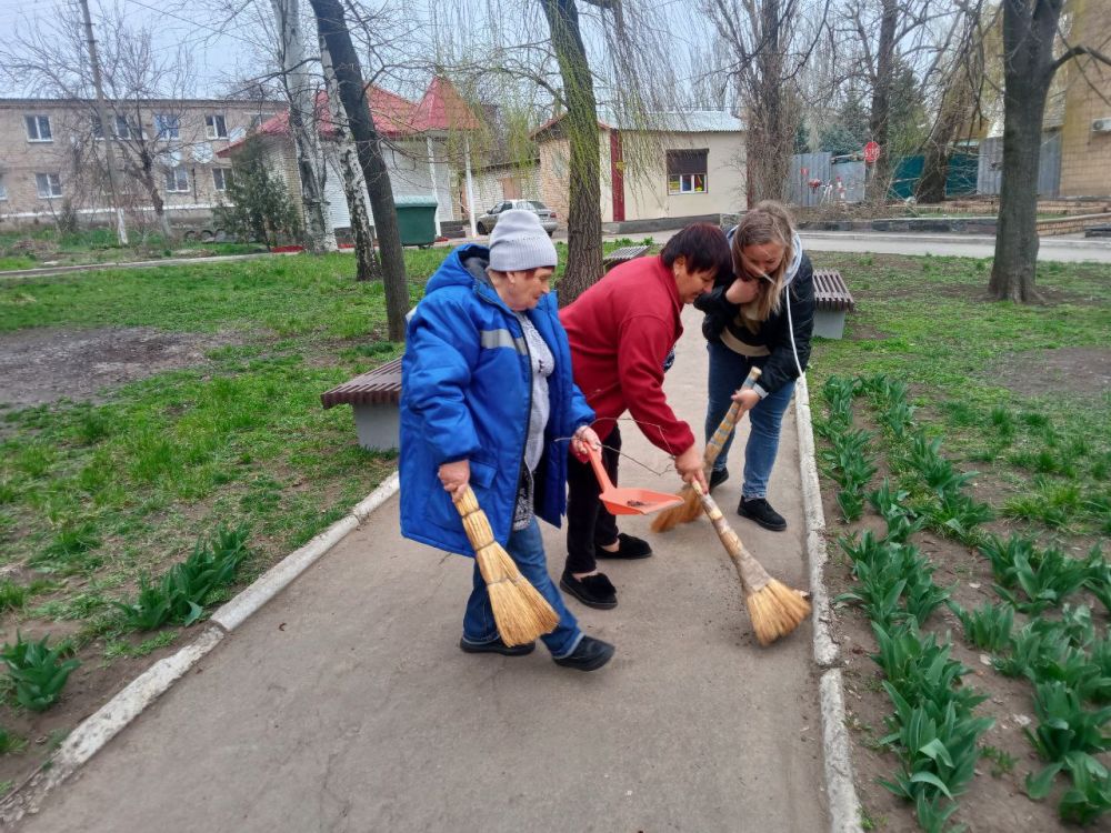 Наталья Великодная: Третью субботу подряд в нашем округе проходит субботник по благоустройству закрепленных территорий Наталья Великодная: Третью субботу подряд в нашем округе проходит субботник по благоустройству закрепленных территорий