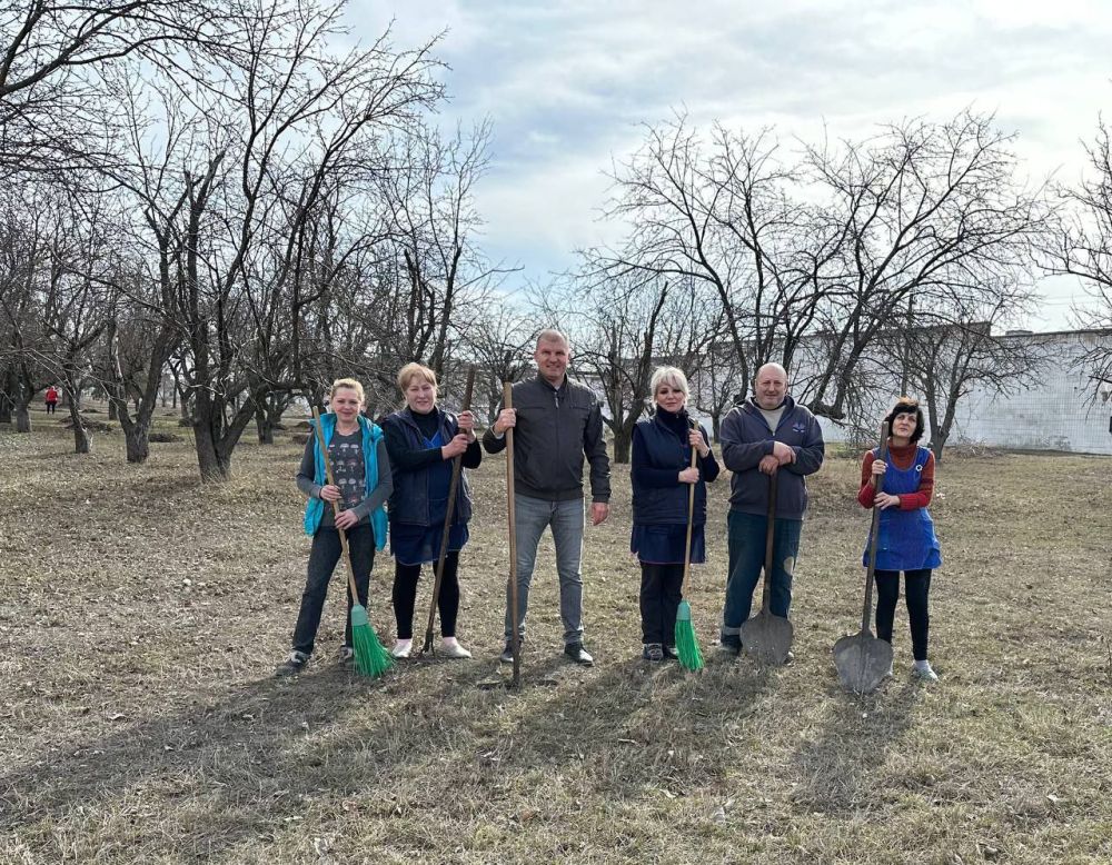 Сегодня, 29 марта, в рамках проекта "Городская среда" Всероссийской политической партии "Единая Россия", проведения двухмесячника по благоустройству, наведению чистоты и порядка в весенний период 2025 года, в Пролетарском... Сегодня, 29 марта, в рамках проекта "Городская среда" Всероссийской политической партии "Единая Россия", проведения двухмесячника по благоустройству, наведению чистоты и порядка в весенний период 2025 года, в Пролетарском...