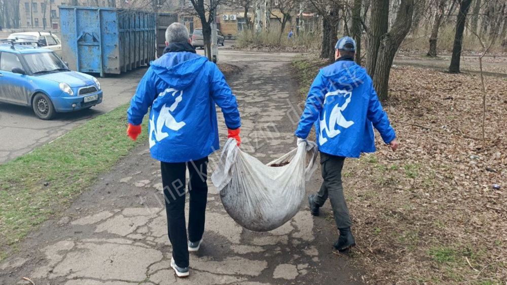 Общегородской субботник в Донецке! Общегородской субботник в Донецке!
