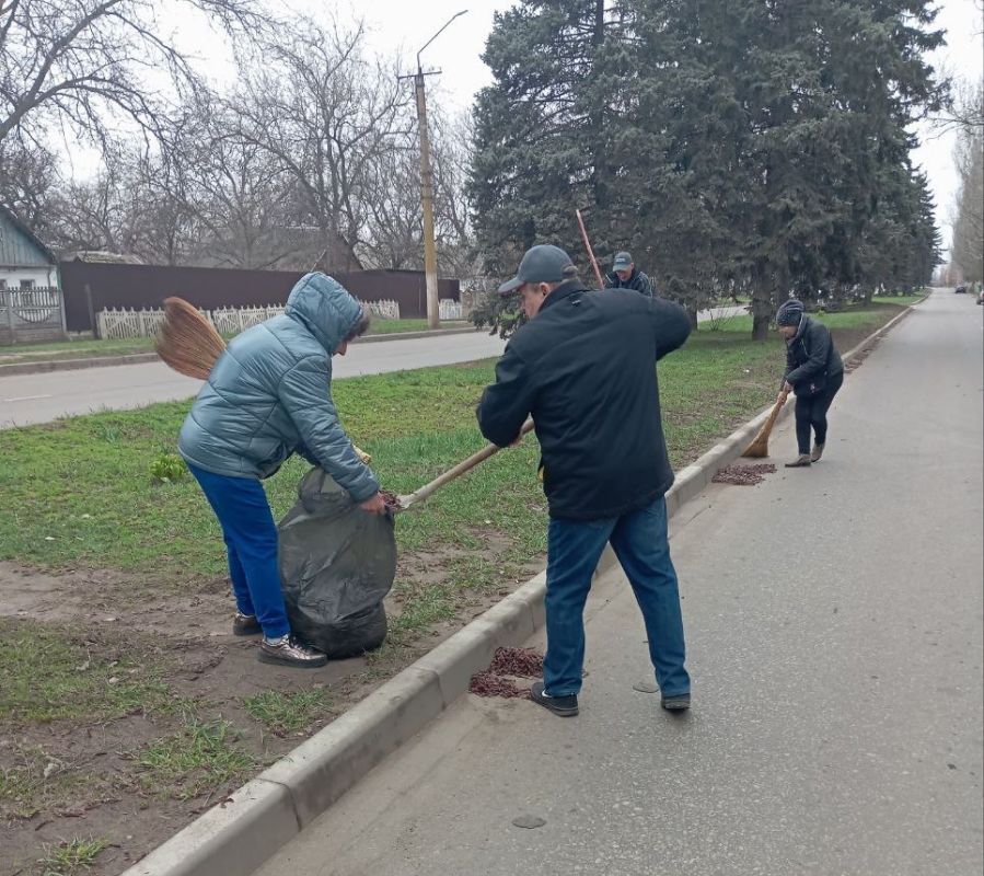 Наталья Великодная: Третью субботу подряд в нашем округе проходит субботник по благоустройству закрепленных территорий Наталья Великодная: Третью субботу подряд в нашем округе проходит субботник по благоустройству закрепленных территорий