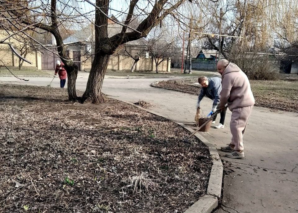 Иван Адамец: Жители Куйбышевского района также активно участвуют в субботнике Иван Адамец: Жители Куйбышевского района также активно участвуют в субботнике